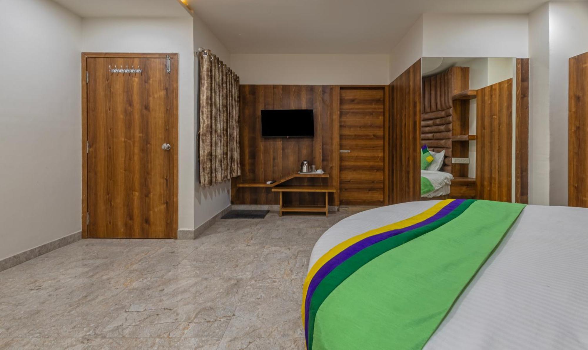 Hotel Treebo Eden Park, Ahmedabad Watuwa Exteriér fotografie